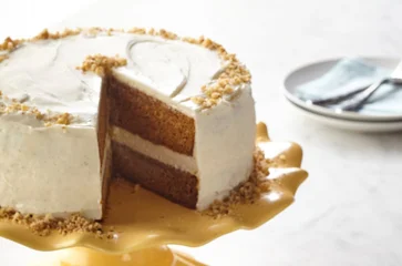 Sváteční mrkvový dort s ořechy