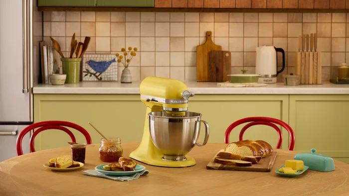 Společnost KitchenAid odhalila svou barvu roku 2025: Butter – odstín, který probouzí nostalgii